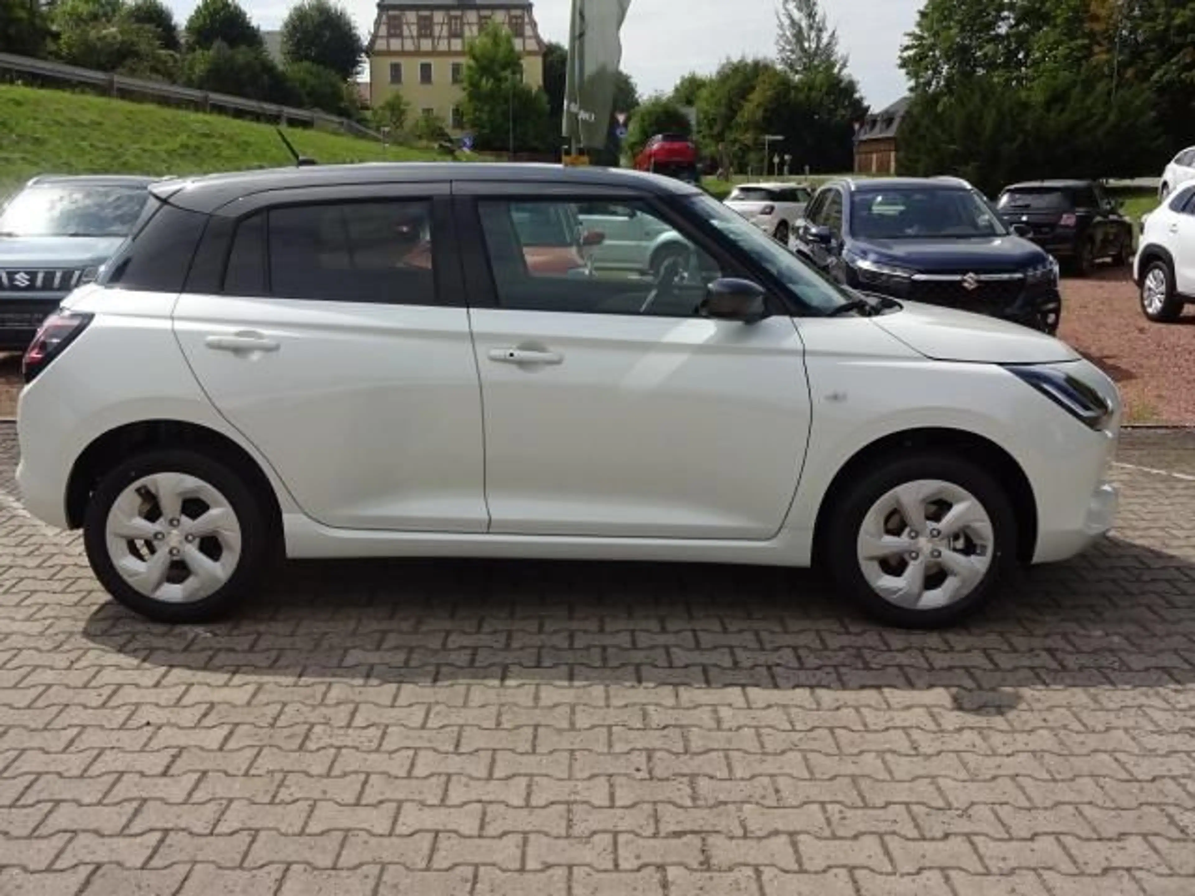 Suzuki Swift SWIFT 1.2 DUALJET ALLGRIP COMFORT NAVI SITZHEIZ. — photo 8