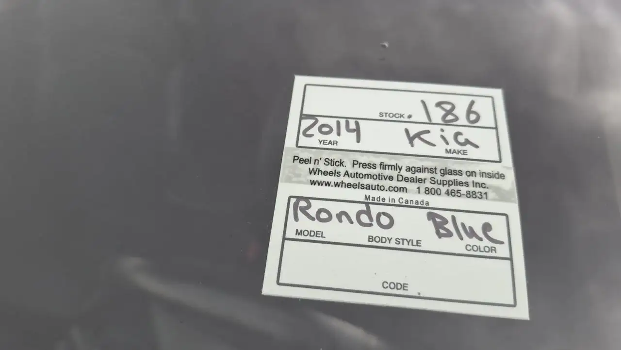 Kia Rondo снимка Kia Rondo