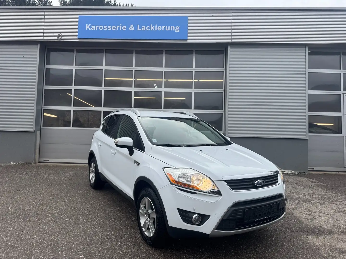 Ford Kuga 2,0 TDCi Trend 4x4 Blanc - 2