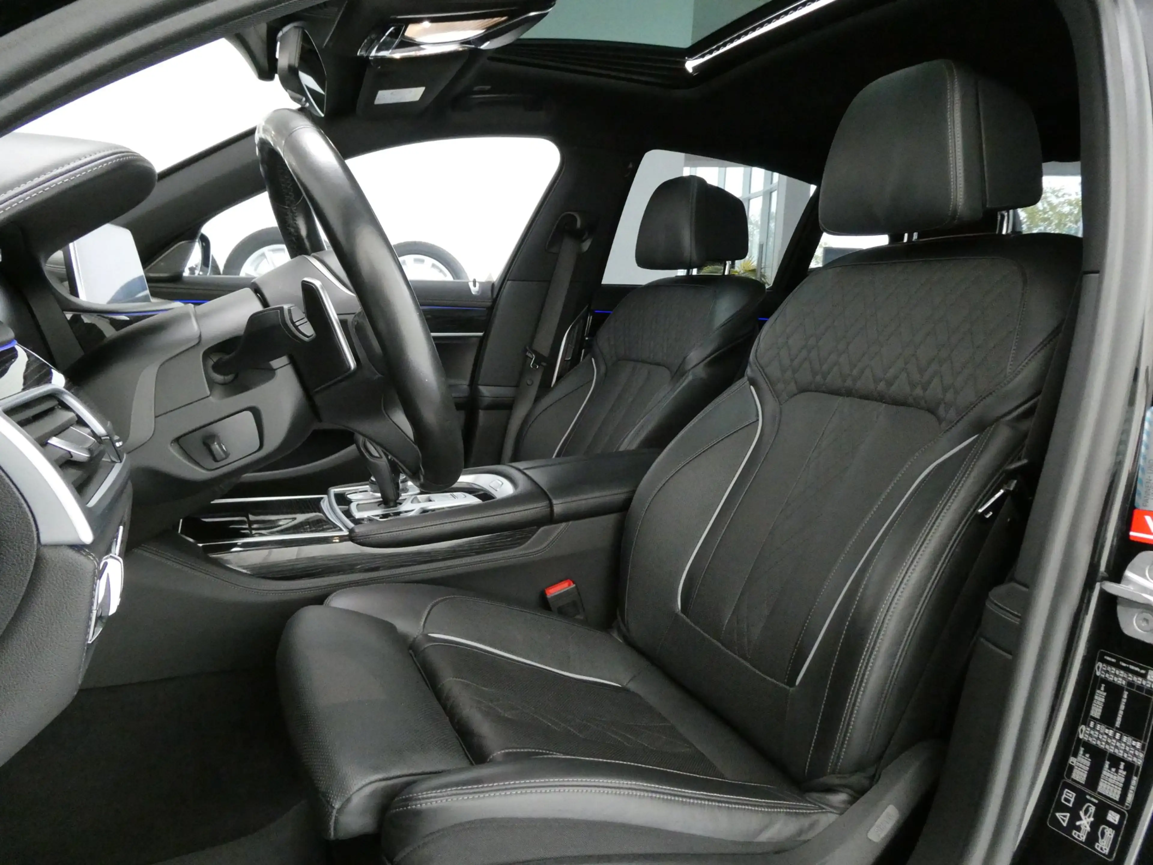 BMW 730 d xDrive — photo 10