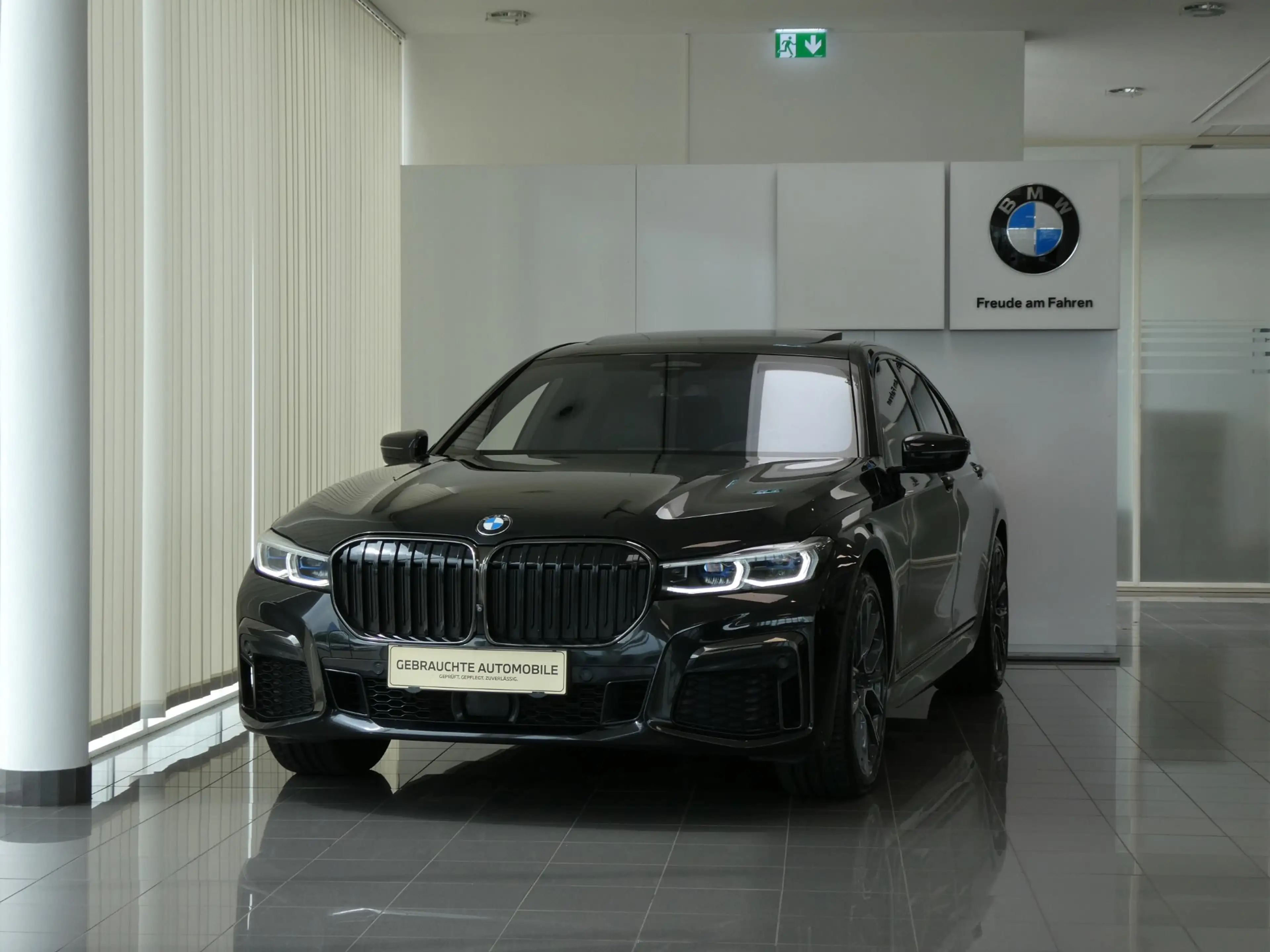 BMW 730 d xDrive — photo 2