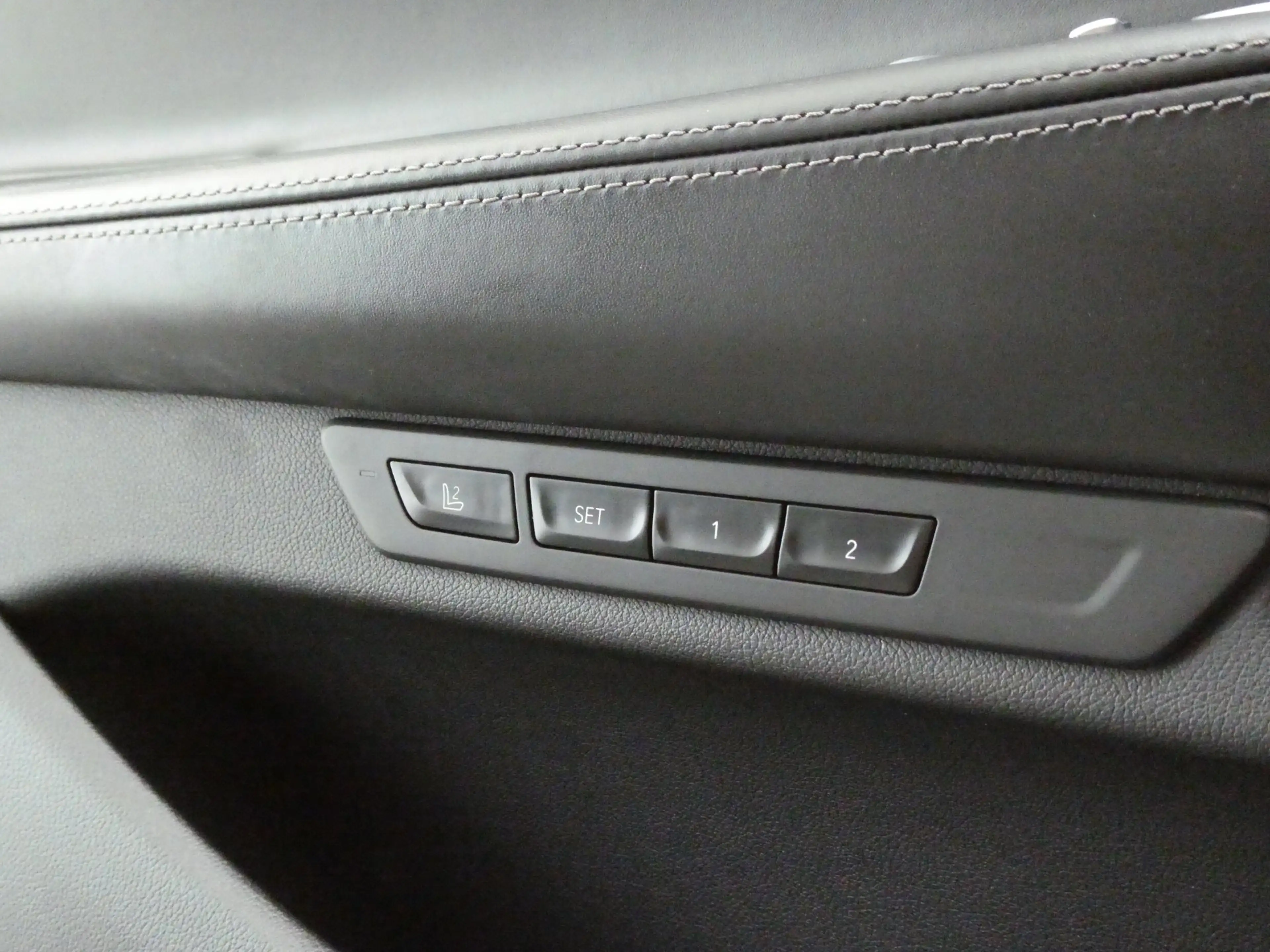 BMW 730 d xDrive — photo 12