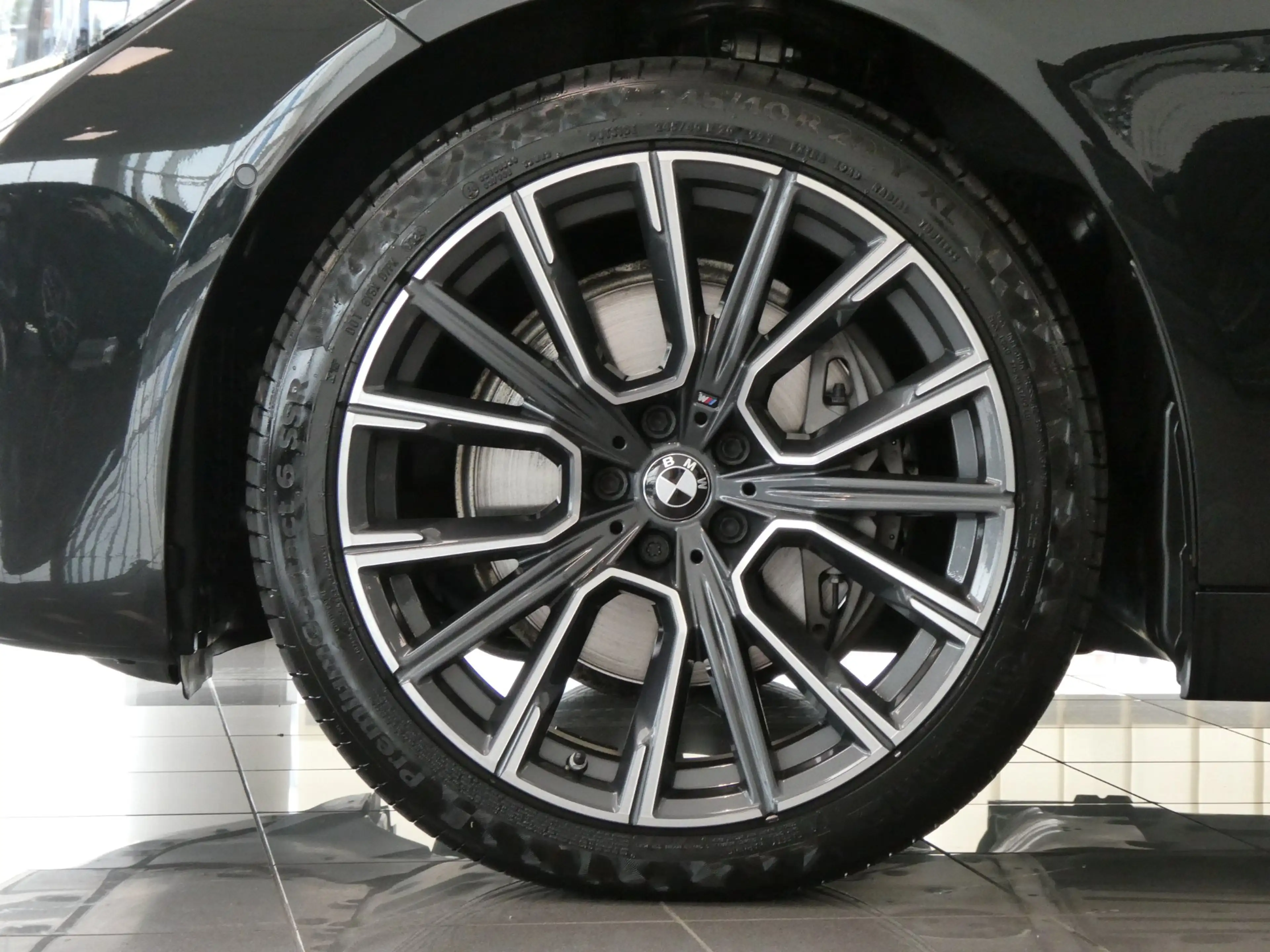 BMW 730 d xDrive — photo 4