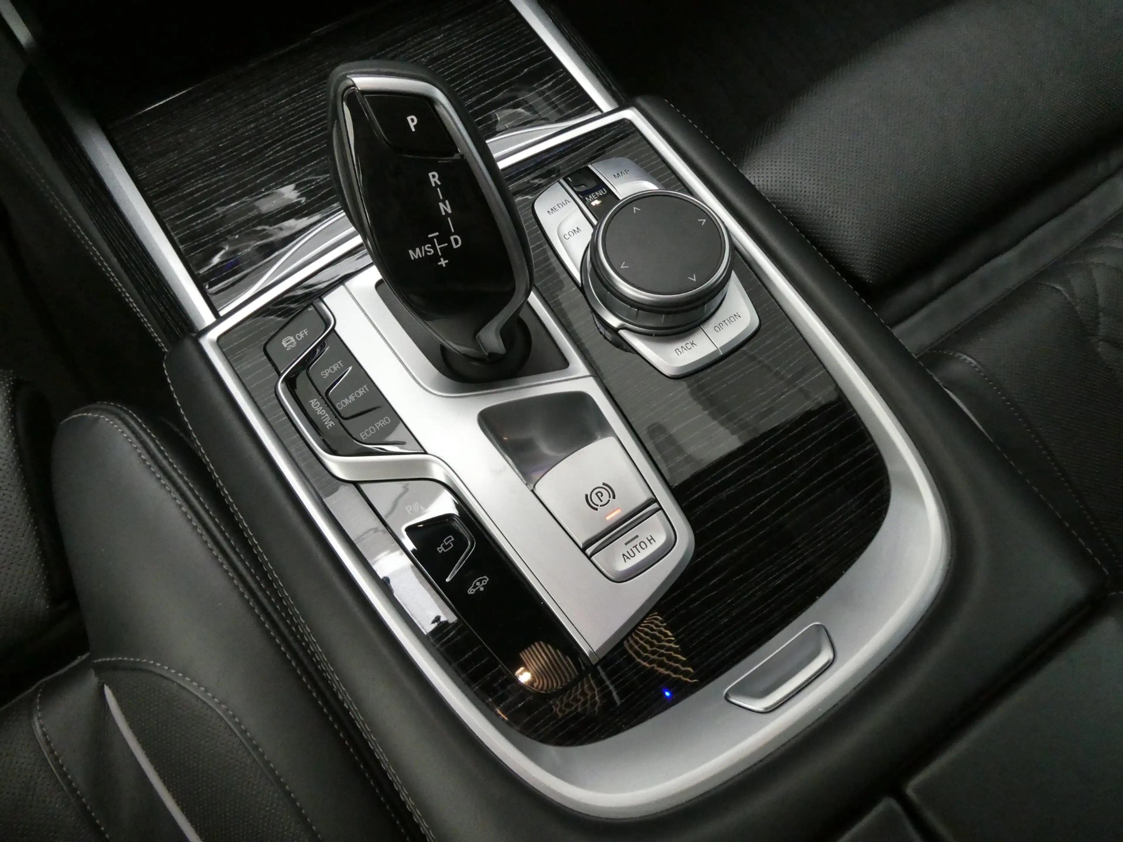 BMW 730 d xDrive — photo 13