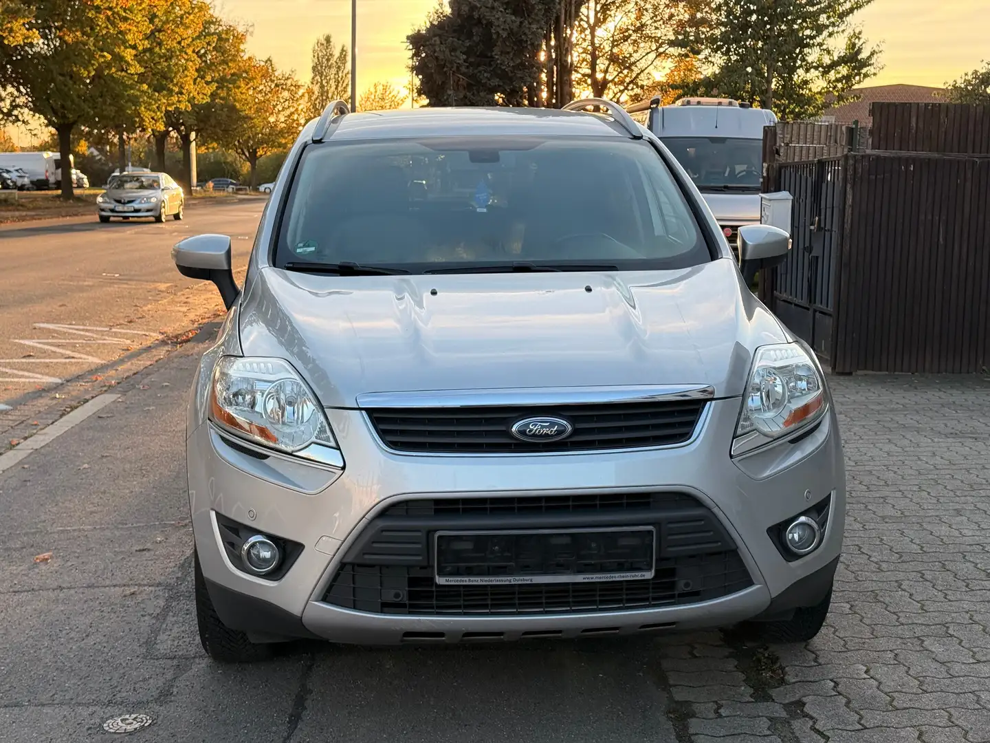 Ford Kuga Champions Edition *NAVI*PDC*Tempomat* Silber - 2