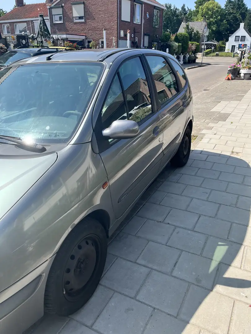 Renault Scenic 1.6-16V Air Gris - 2