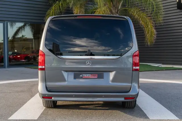 Mercedes-Benz V-Class view 5