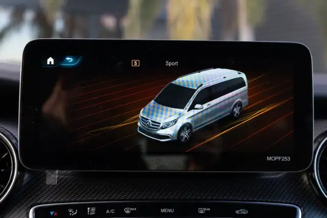 Mercedes-Benz V-Class view 13
