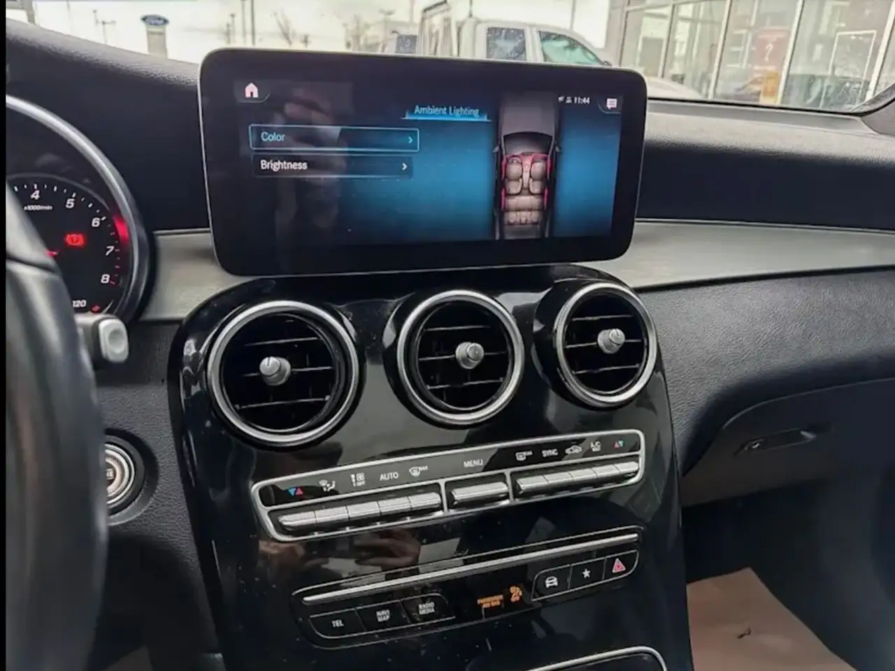 Mercedes-Benz GLC снимка Mercedes-Benz GLC