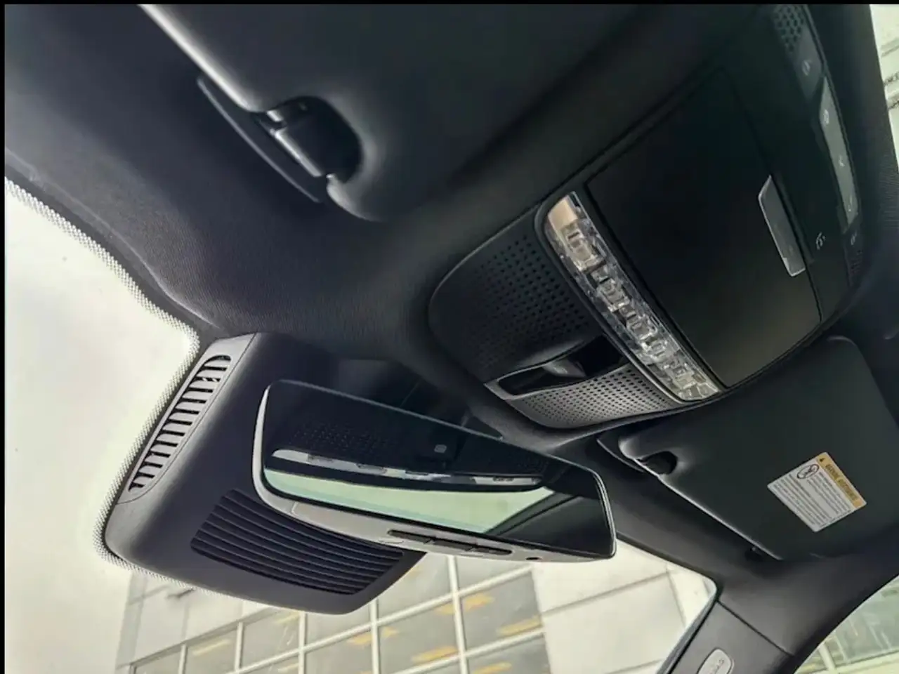 Mercedes-Benz GLC снимка Mercedes-Benz GLC