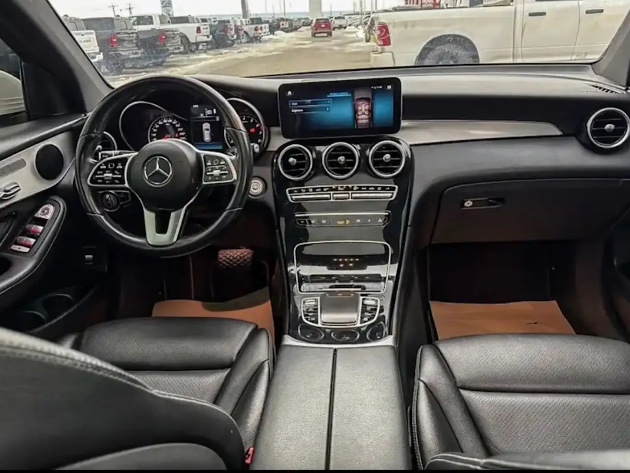 Mercedes-Benz GLC снимка Mercedes-Benz GLC
