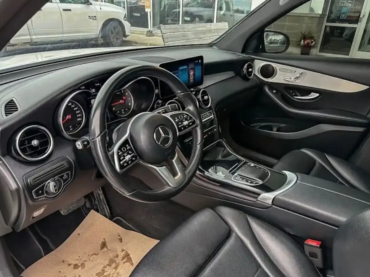 Mercedes-Benz GLC снимка Mercedes-Benz GLC