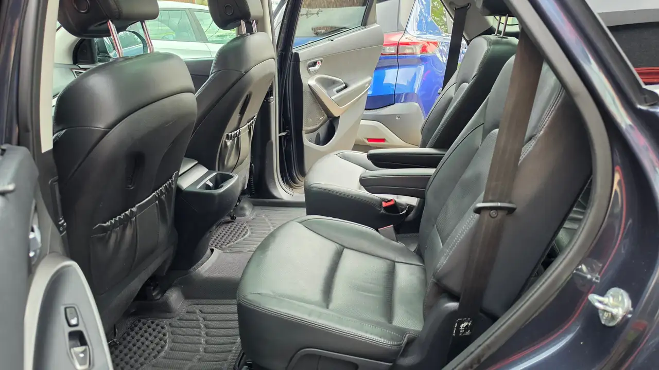 Hyundai SANTA FE photo Hyundai SANTA FE
