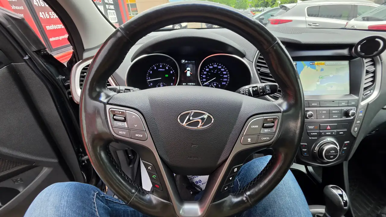 Hyundai SANTA FE photo Hyundai SANTA FE