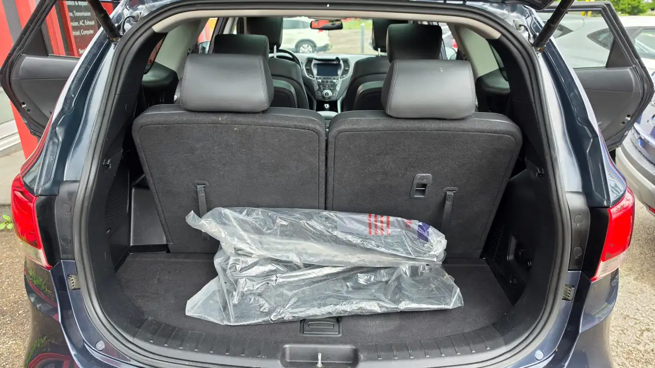 Hyundai SANTA FE photo Hyundai SANTA FE