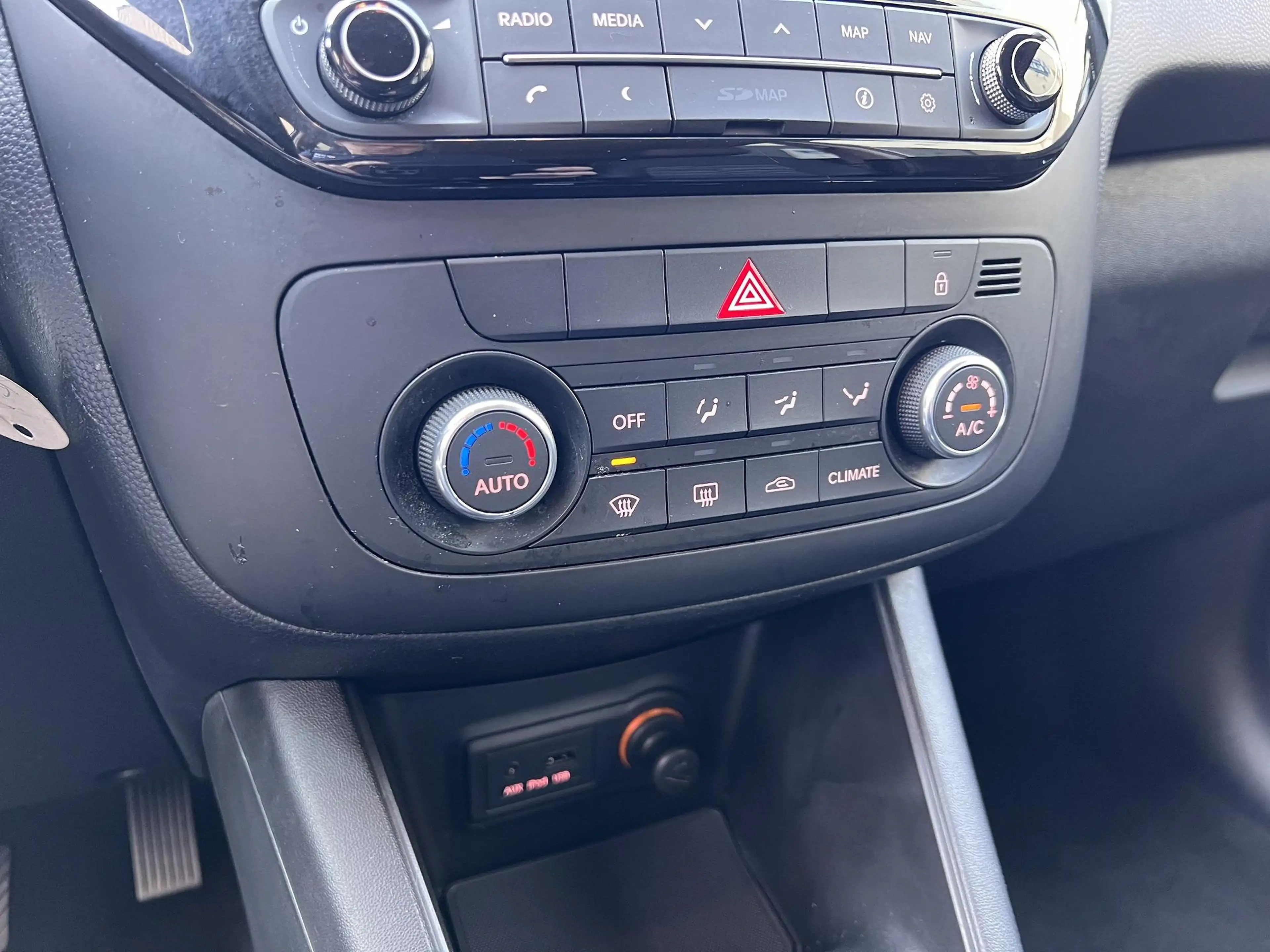 Kia Venga 1.4 CVVT ComfortLine — photo 15