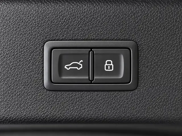 Audi E-Tron view 7
