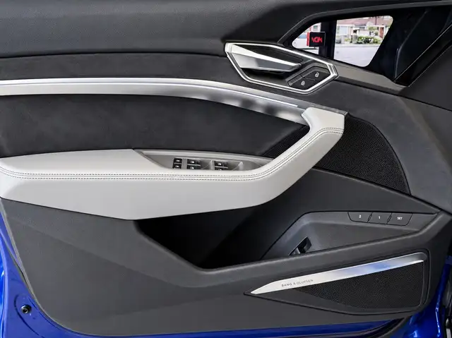 Audi E-Tron view 17