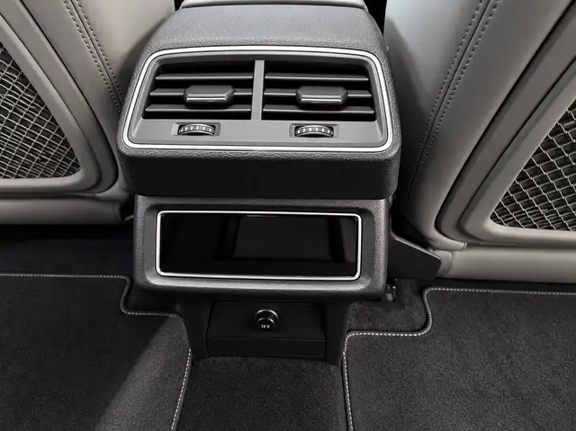 Audi E-Tron view 13