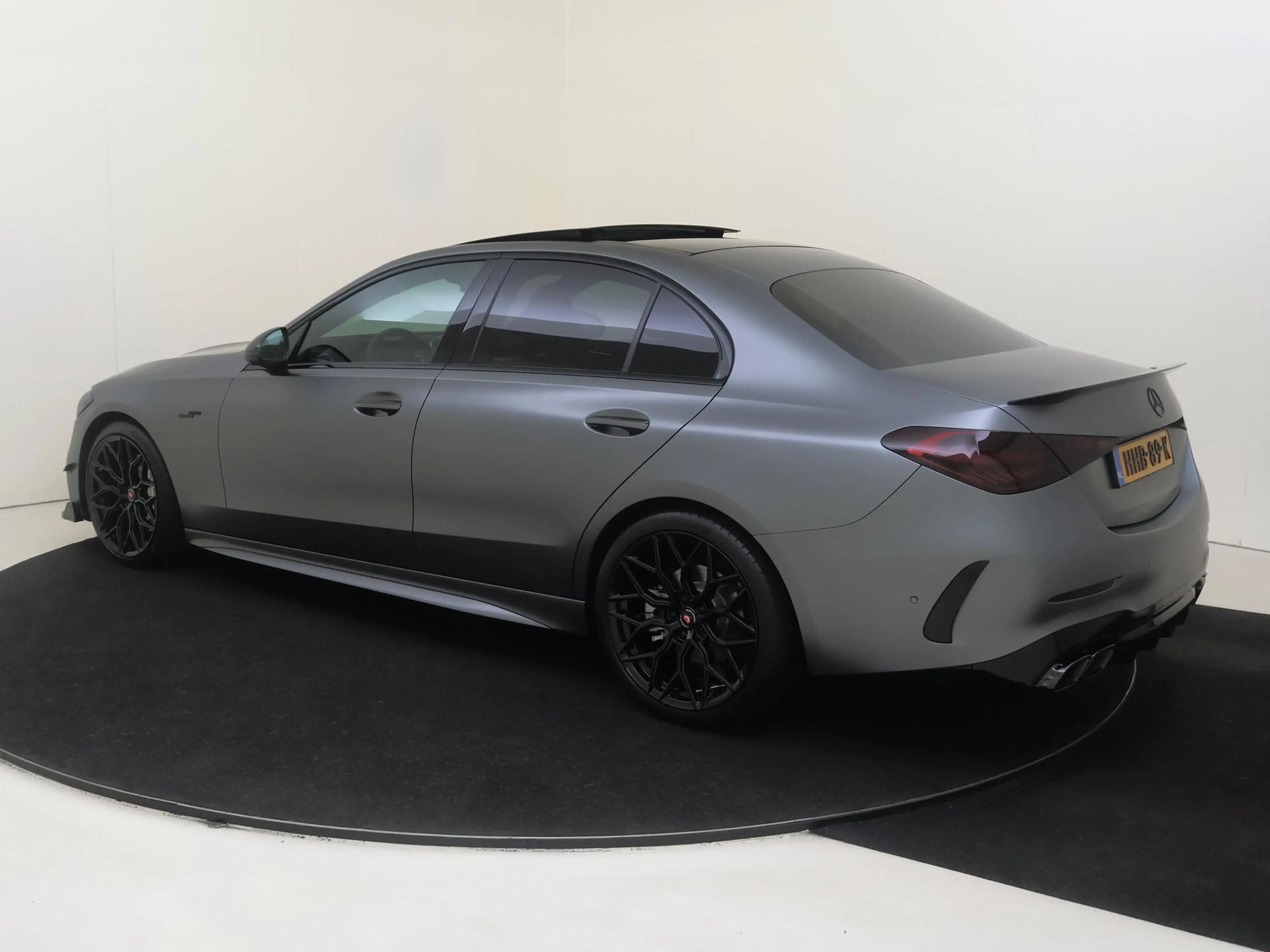 Mercedes-Benz C 180 AMG Line /Panoramadak /Memory /HUD /19 Inch /360 C — photo 6