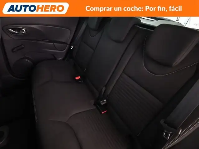 Renault Clio view 15