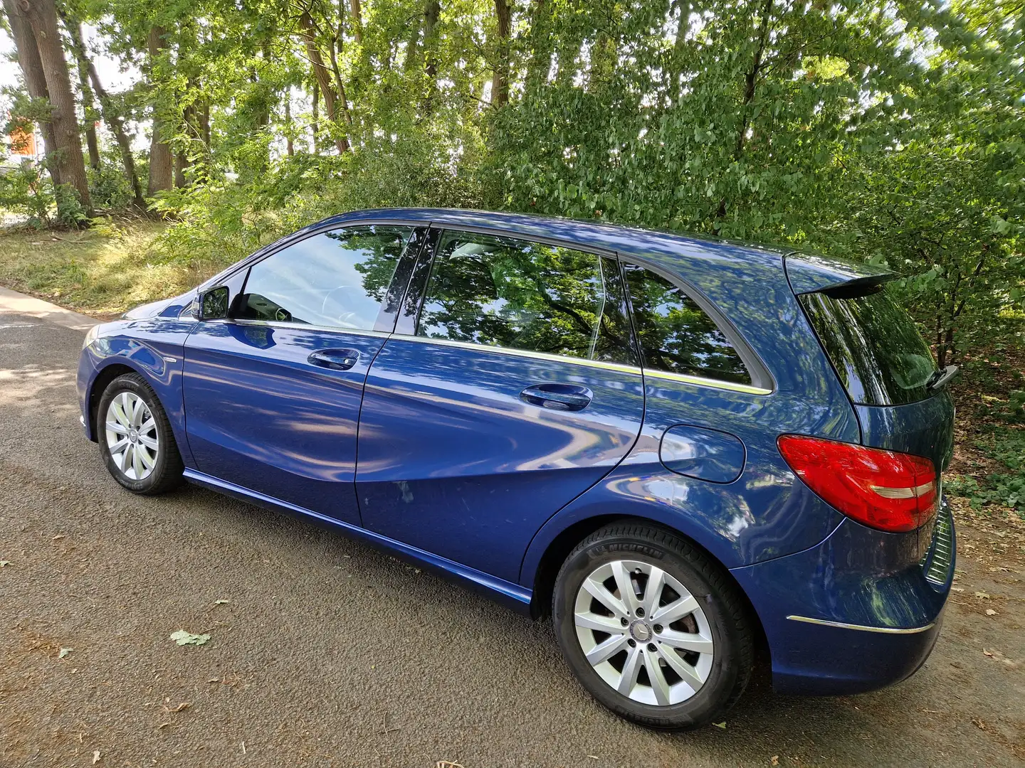 Mercedes-Benz B 180 B 180 CDI (BlueEFFICIENCY) Blauw - 1