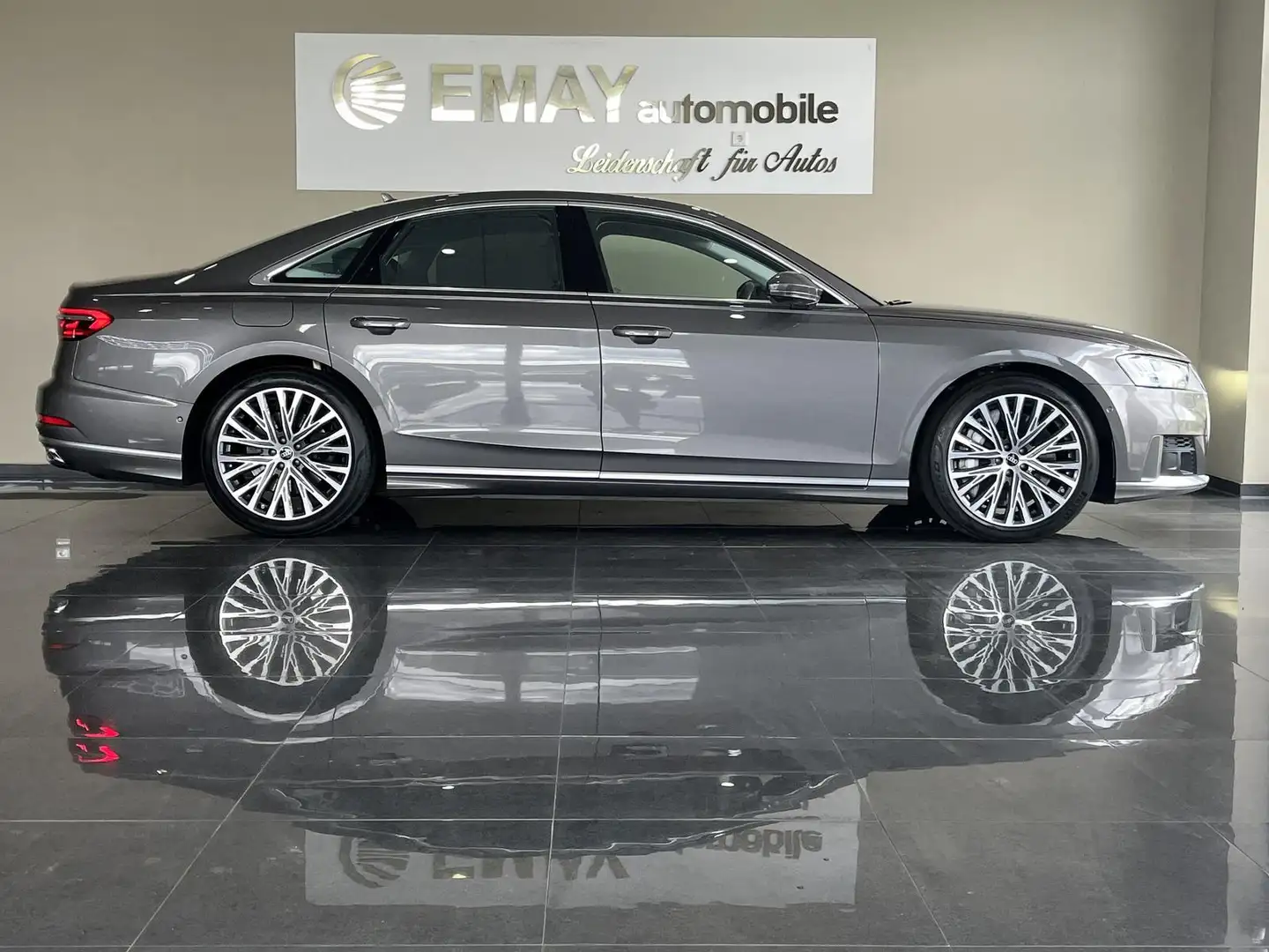 Audi A8 60 TDI quattro Sport //**Voll**// Grau - 2