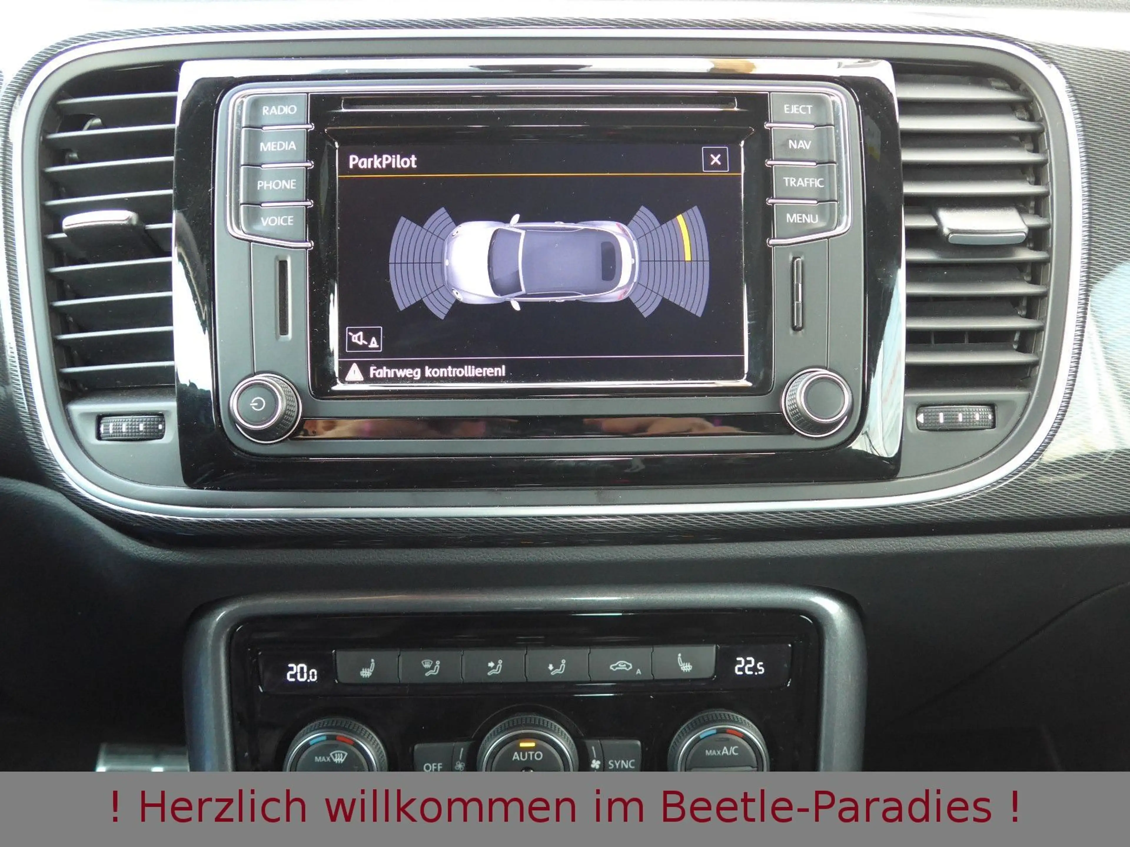 Volkswagen Beetle 1.4TSI DSG R-Line Xenon Navi SHZ 1.Hand — photo 12