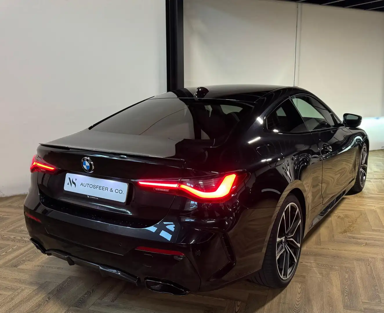 BMW 440 4-serie Coupé M440i xDrive High Executive KEYLESS Zwart - 2