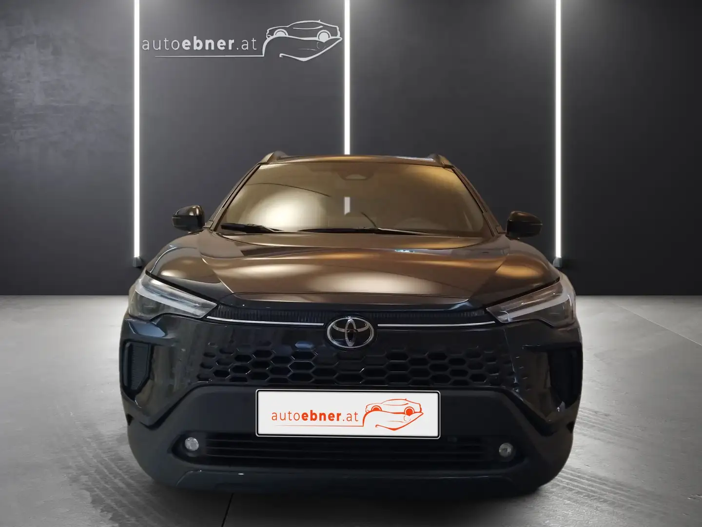 Toyota Corolla Cross Corolla Cross 2.0 Hybrid Active Drive LED+RADAR+A Schwarz - 2