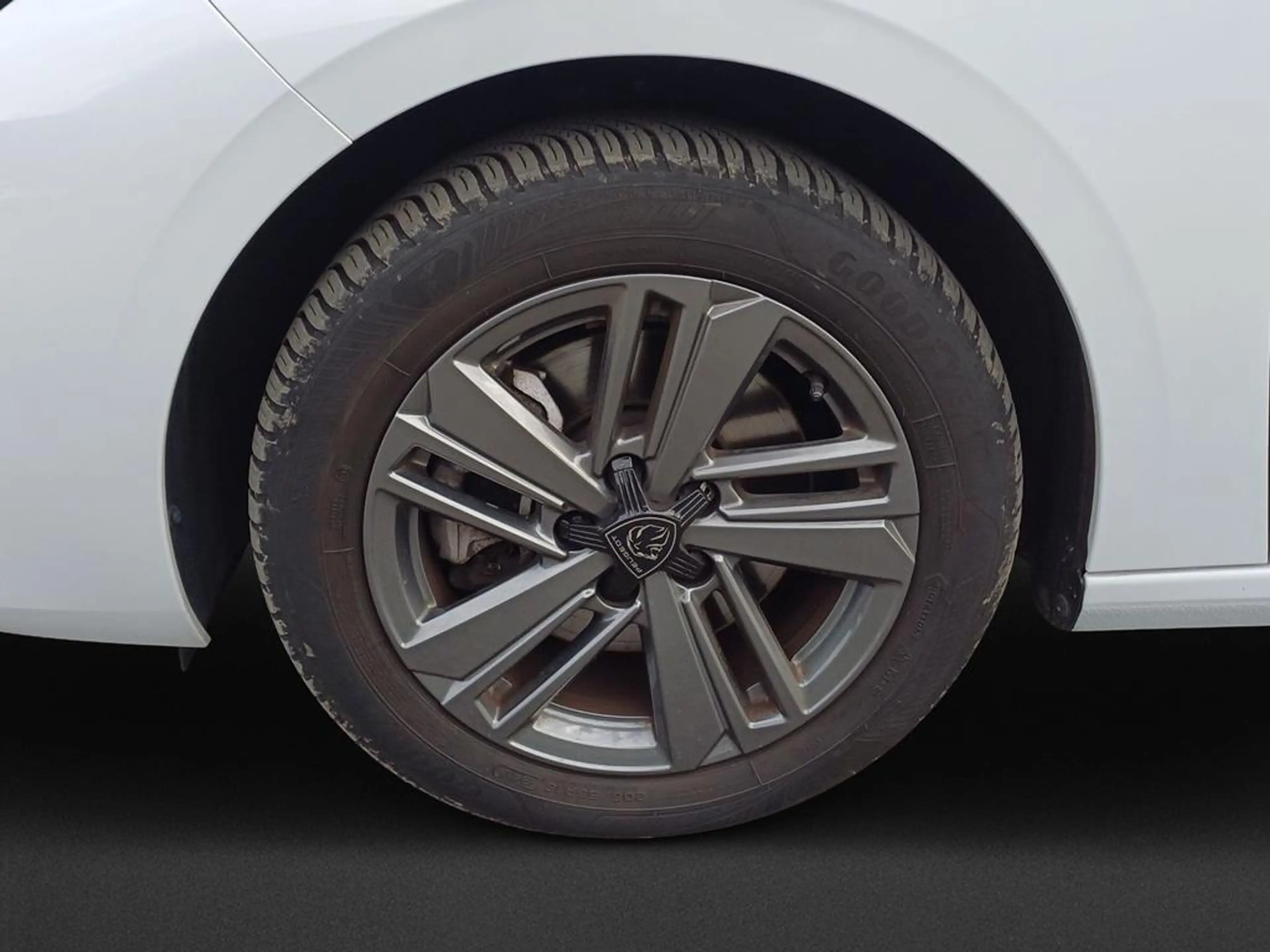Peugeot 308 Allure — photo 8