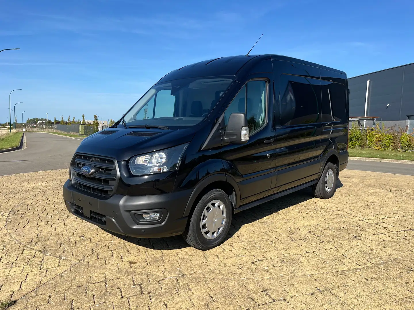 Ford Transit L2H2 131cv / Garantie / 23958,68€ htva Zwart - 1