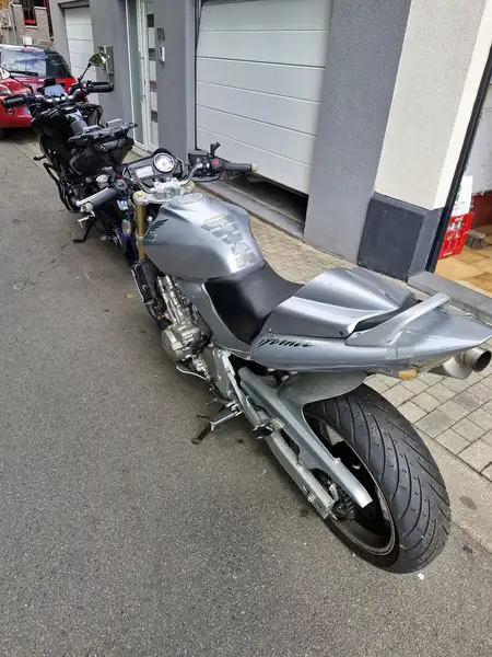 Honda Hornet - foto 3