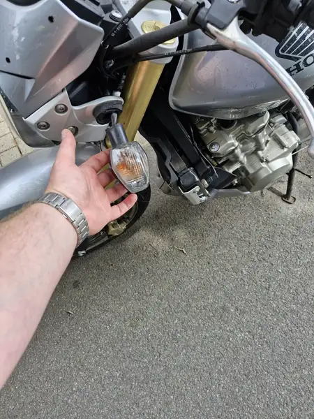 Honda Hornet - foto 6