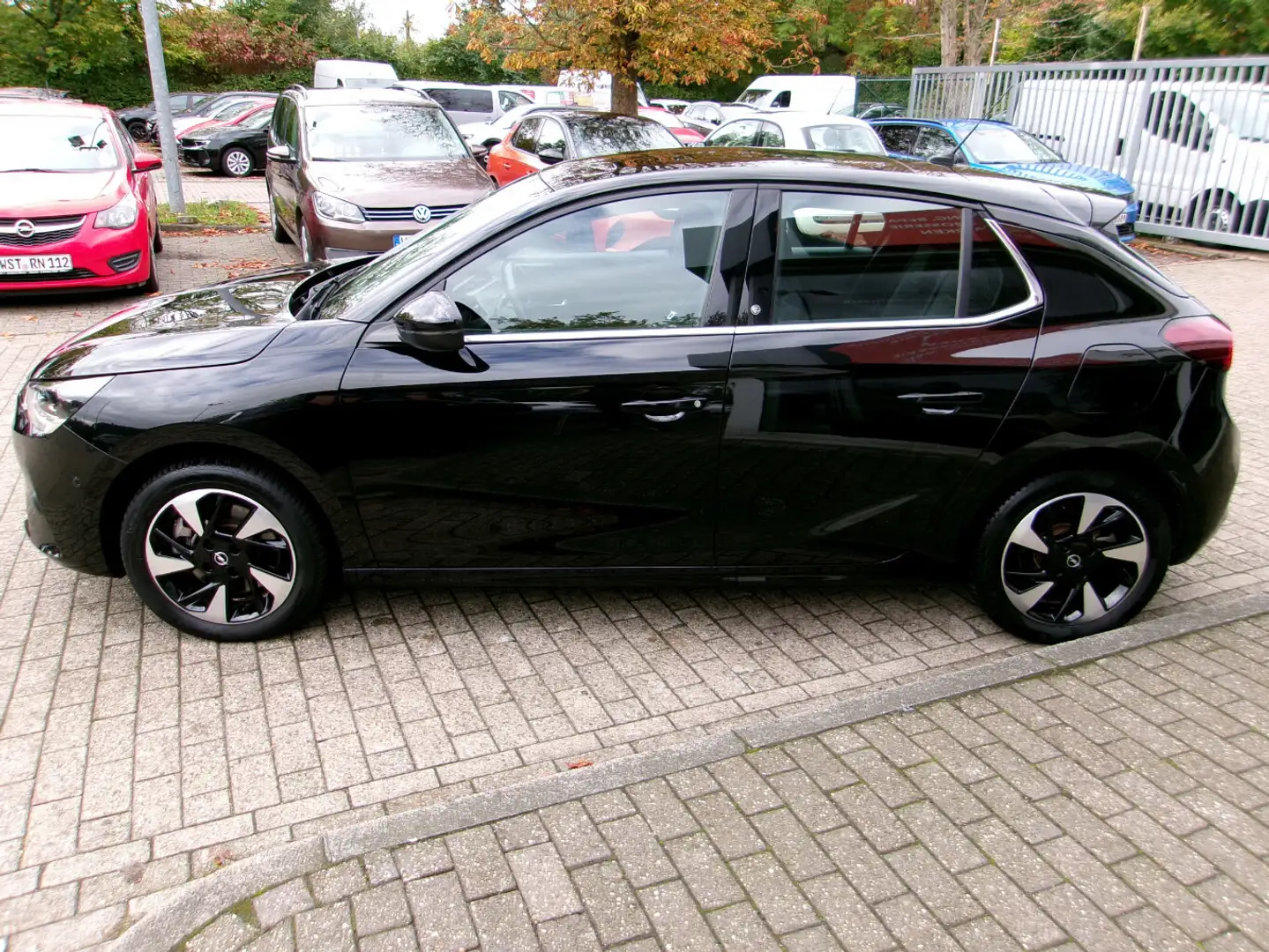 Opel Corsa e Elegance 11 kW OBC Panoramadach Sitzhzg Navi Schwarz - 2