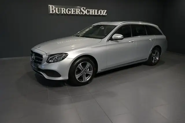Mercedes-Benz E 220 d T AVANTGARDE/LED/NAVI/TOTW/SHZ
