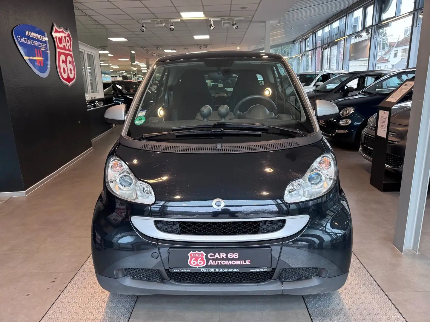 smart forTwo fortwo coupe Schwarz - 2