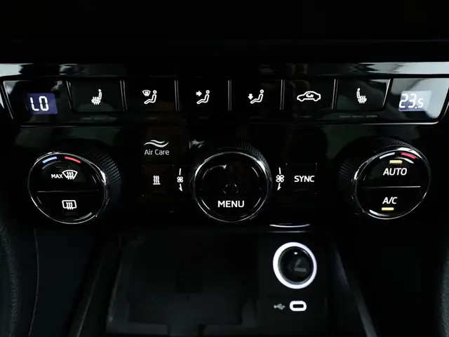 Skoda Superb view 12
