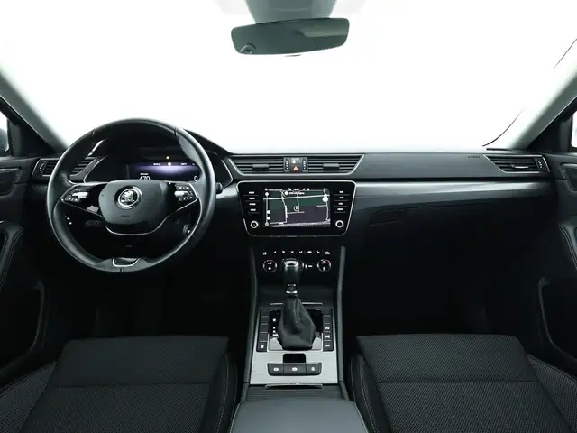 Skoda Superb view 9