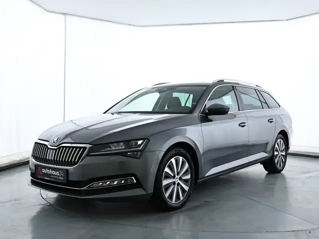 Skoda Superb view 3