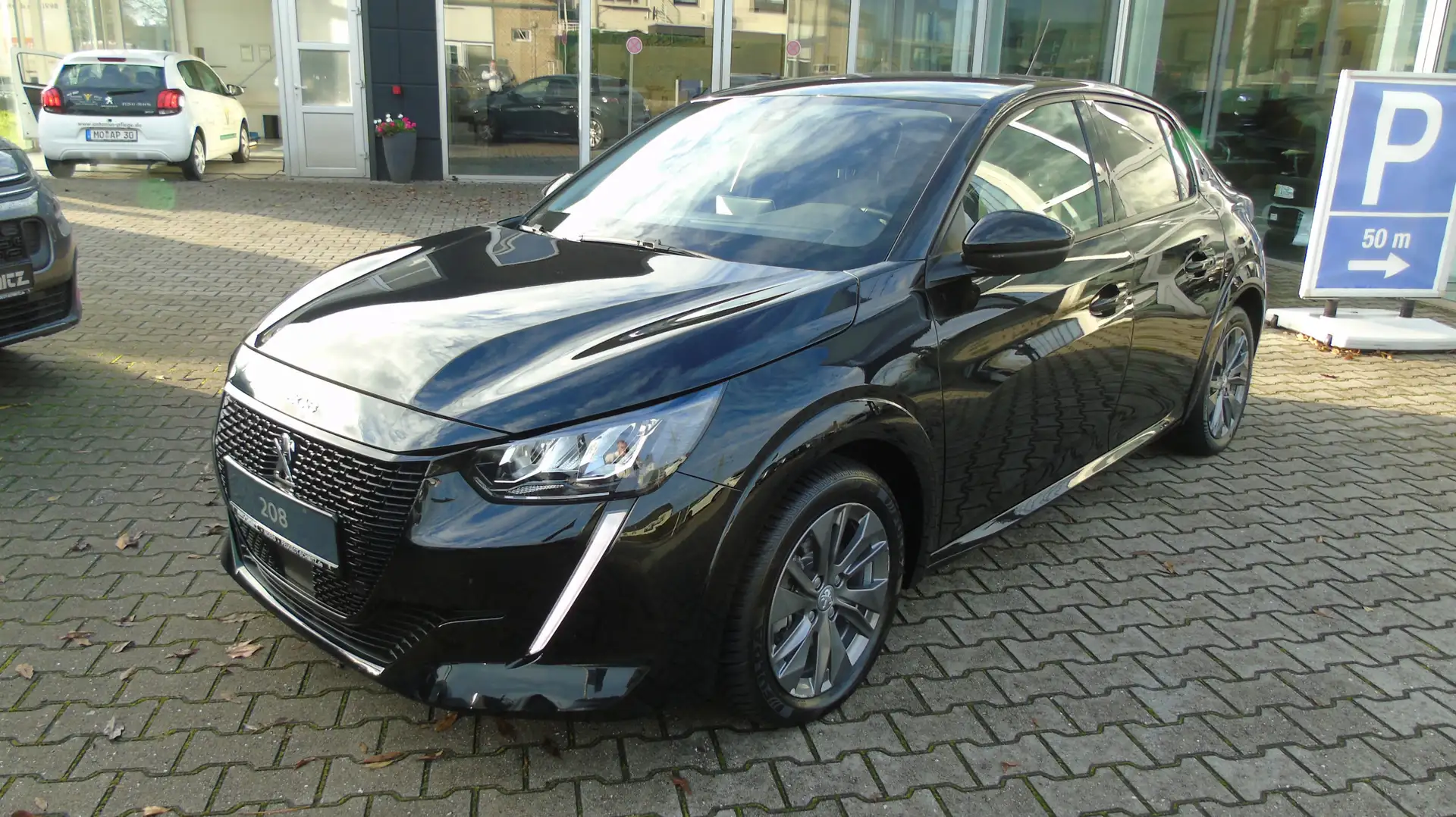 Peugeot 208 e- AllureNavigationssystemRückfahrkameraEco-LED S Noir - 1