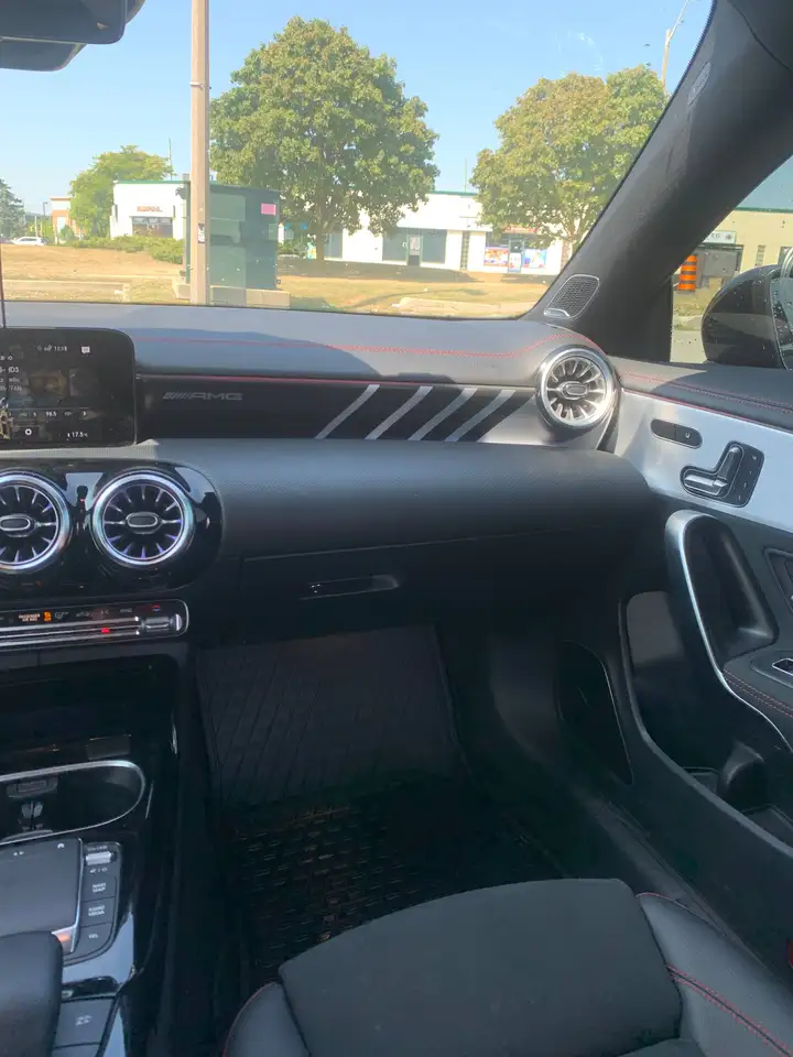 Mercedes-Benz CLA photo Mercedes-Benz CLA