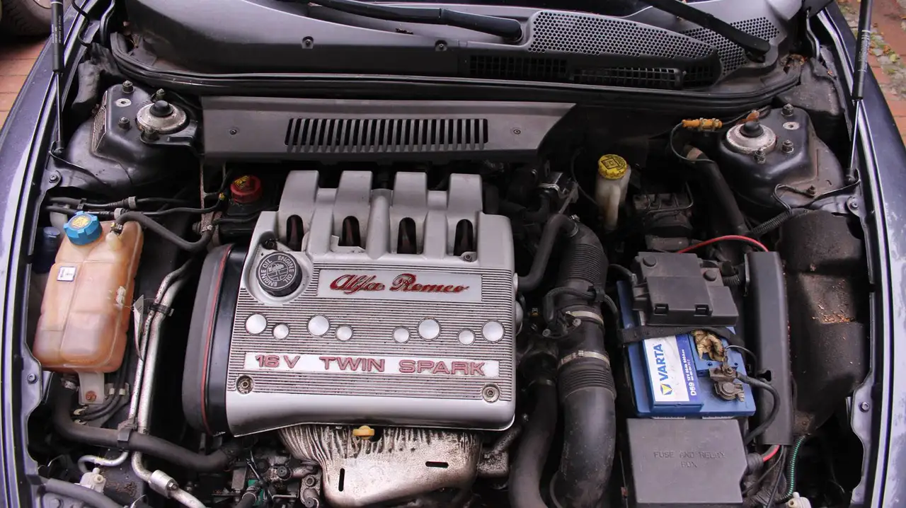 Alfa Romeo 147 1.6 Twin Spark ECO Distinctive, foto 6