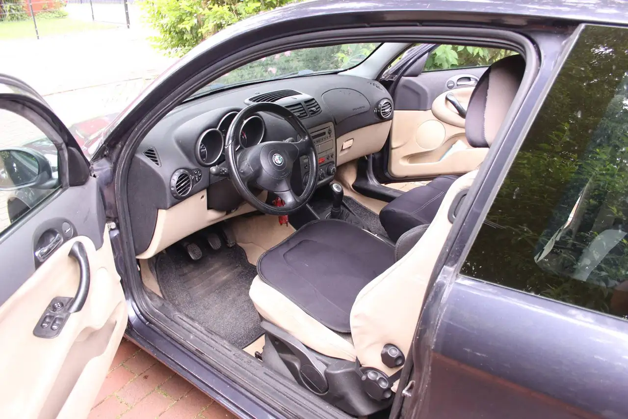 Alfa Romeo 147 1.6 Twin Spark ECO Distinctive, foto 4