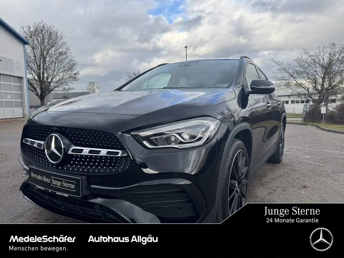 Mercedes-Benz GLA 250 GLA 250 e AMG Night AHK PanoSD HUD LederRot Memo Schwarz - 1