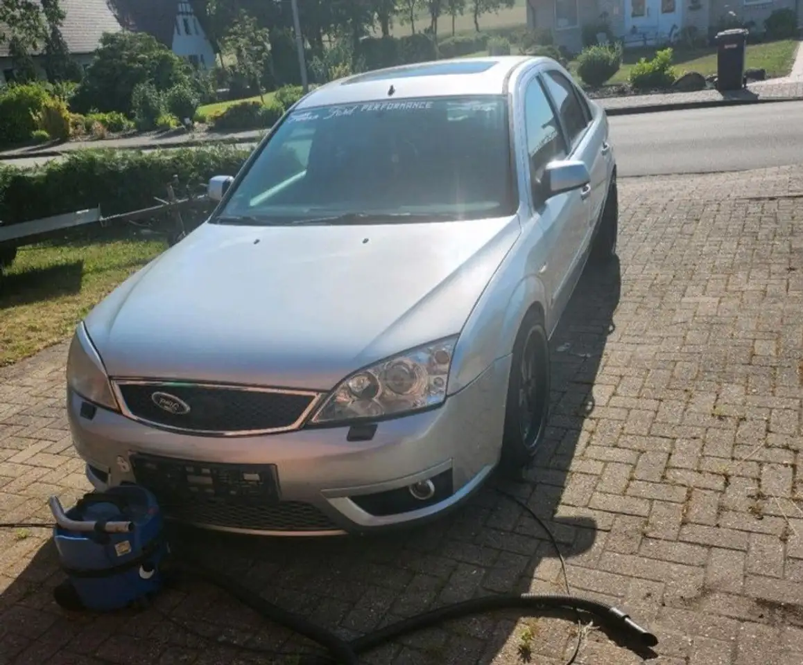 Ford Mondeo 2.5 V6 Ghia, foto 1
