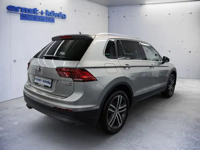 Volkswagen Tiguan view 3
