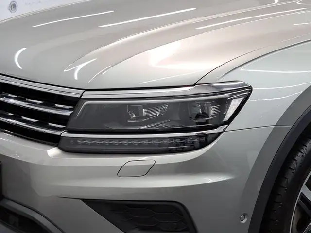 Volkswagen Tiguan view 5