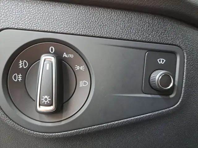 Volkswagen Tiguan view 12