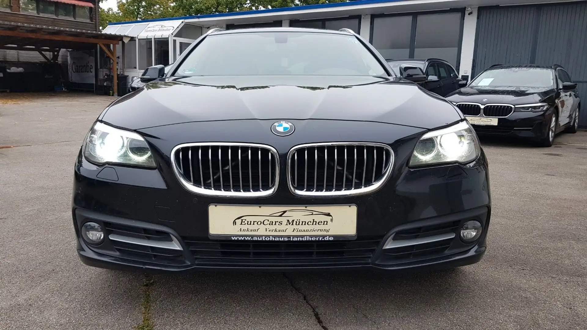 BMW 520 d Touring aut. ~ Leder ~ Navi ~ Xenon Schwarz - 2